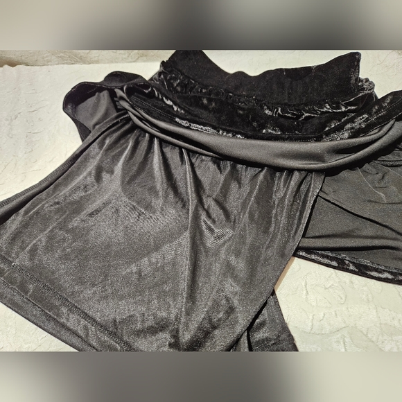 L'Amour Pocket Black Velvet Mini Skirt - Picture 4 of 10